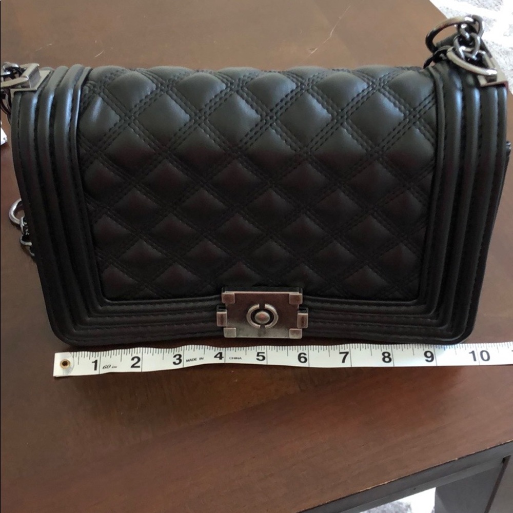 Black Handbag - Picture 6 of 7